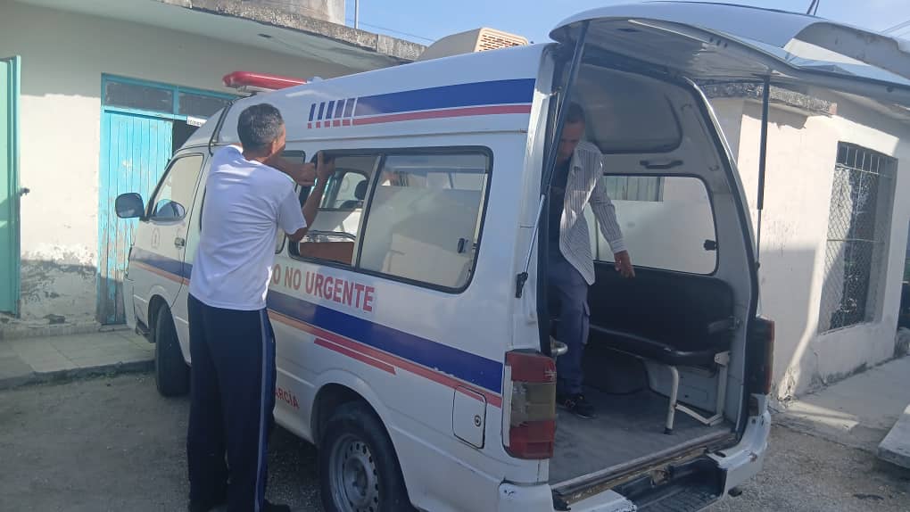 AngelMonje4374's tweet photo. Llegando #GESAP al municipio de Calixto García quedó reparada la ambulancia del hospital.
El reconocimiento al compañero Alexander, subdirector de Servicios Técnicos que cumplió la tarea en aporte a la salud del pueblo con #HonorHolguinero
#GeneramosConfianza https://t.co/GTuQW77Sog