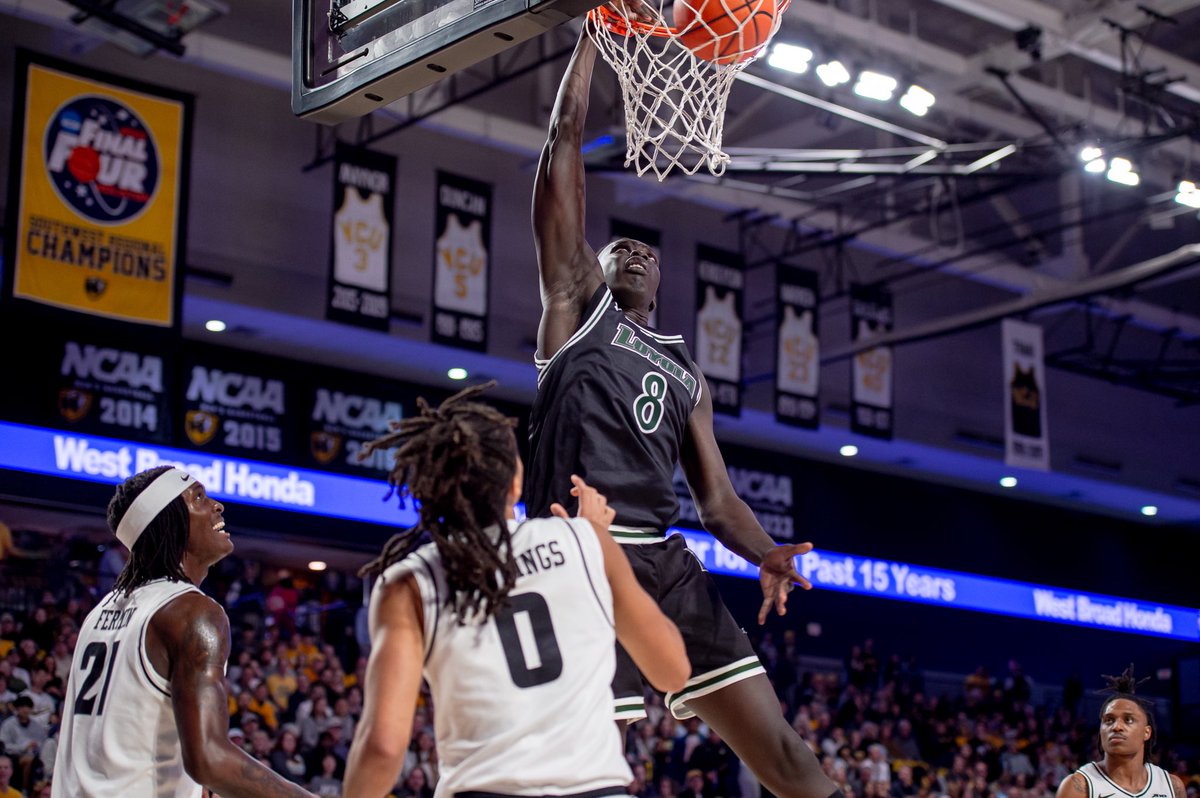 LoyolaMBB's tweet image. Happy 🎂 day Goap! 

#GoHounds