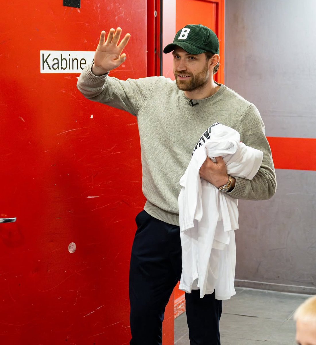 B/R Open Ice tweet media