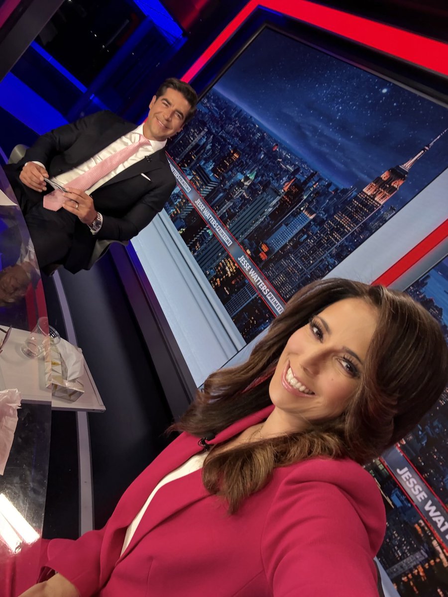 JulieBanderas's tweet image. If it’s Tuesday it’s must see tv at 8:45pm ET!
Who’s watching @JesseBWatters and Julie tonight? Yes, I just spoke in the third person.