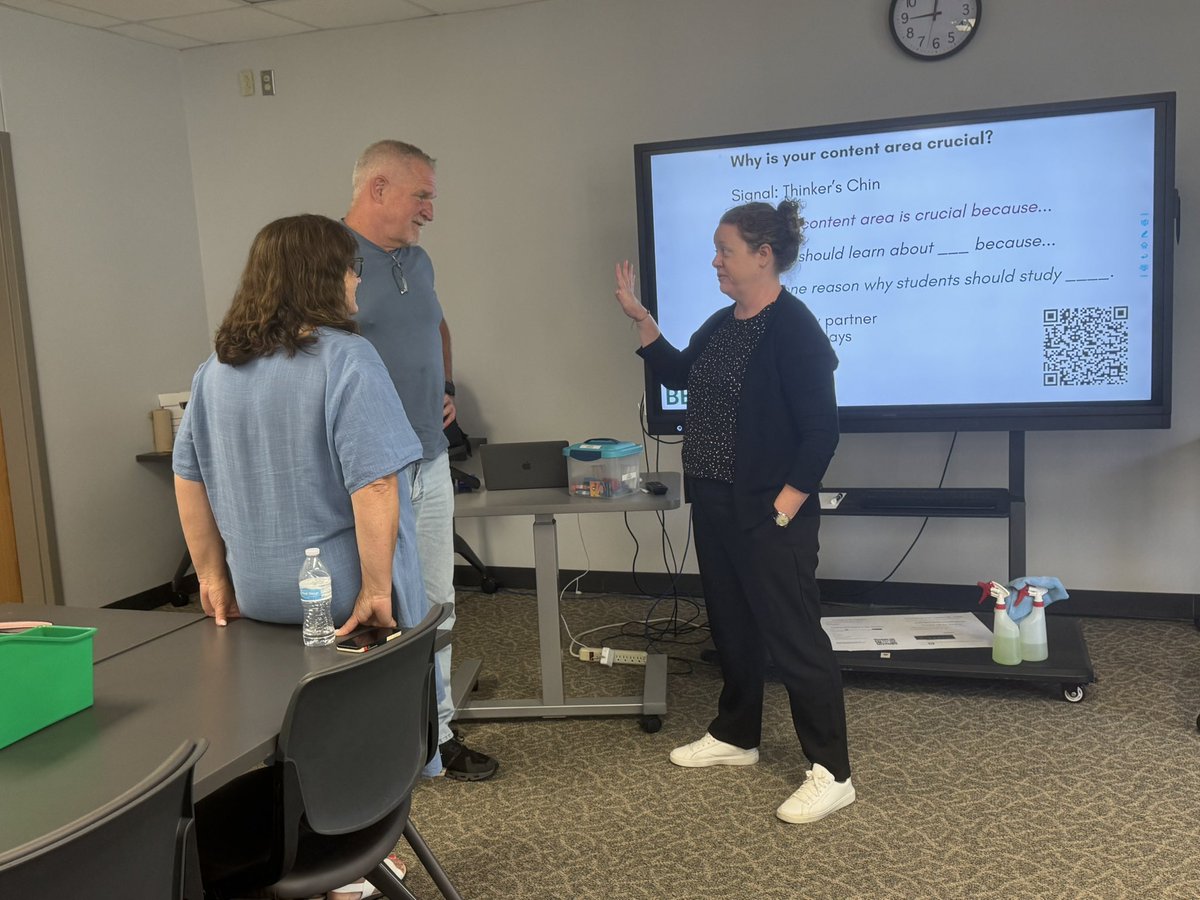 YeraldinR's tweet image. Grateful to have spent the day with the one and only @TBeeneEdu , diving deep into how to meet the needs of newcomers in content classrooms with insights, strategies, and inspiration! #CFBISD #MultilingualProgram #LanguageFocused