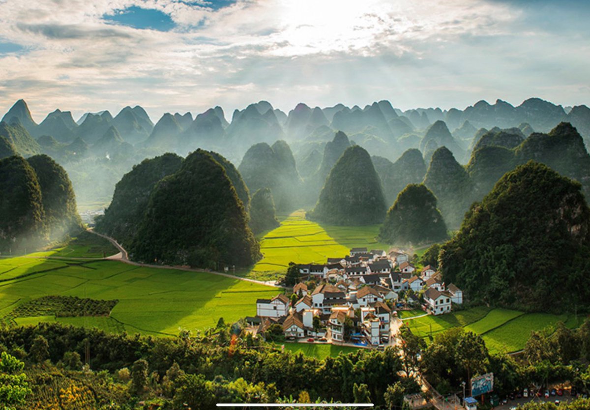 ErikSolheim's tweet image. The incredible Beaty of Guizhou 🇨🇳.
I had the privilege of making a short round trip of beautiful Guizhou.
Guizhou is the most ethinically diverse province of China with fourteen main ethnic groups and it is one of the most biodiverse provinces. This tropical province now has…