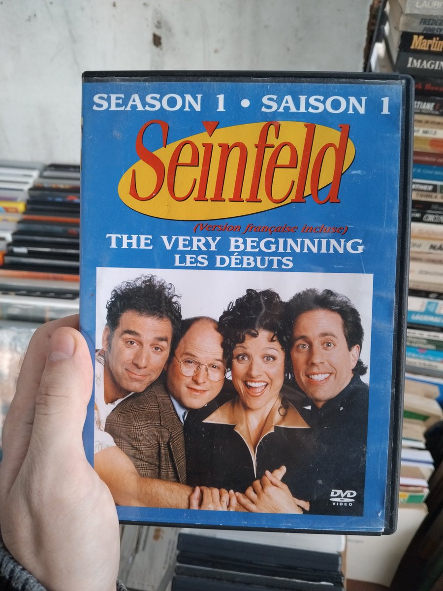 Hoje encontrei nos sebos de rua de Salvador uma edição brasileira de Mishima e um DVD de Seinfeld em francês