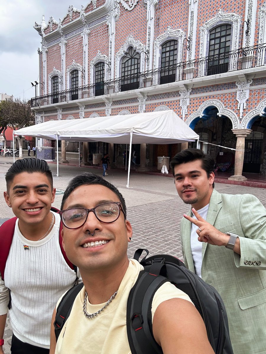 YaajMexico's tweet photo. 🔥 También participaron @FroyBaleon, actor, LGBTQ+ #, y Sergio Vidal @serch_vidal, representante de la Universidad @UNILEVI, quienes compartieron reflexiones fundamentales sobre la situación que enfrenta la comunidad LGBT+ en Puebla. 

#QueLasComunidadesLideren ❤️‍🩹🇲🇽 Muchísimas gracias a todas las voluntades que articularon esfuerzos para hacer esta jornada realidad, a todas las personas que facilitaron también conocimientos y espacios seguros, y por supuesto, a quienes asistieron para hacer comunidad‼️