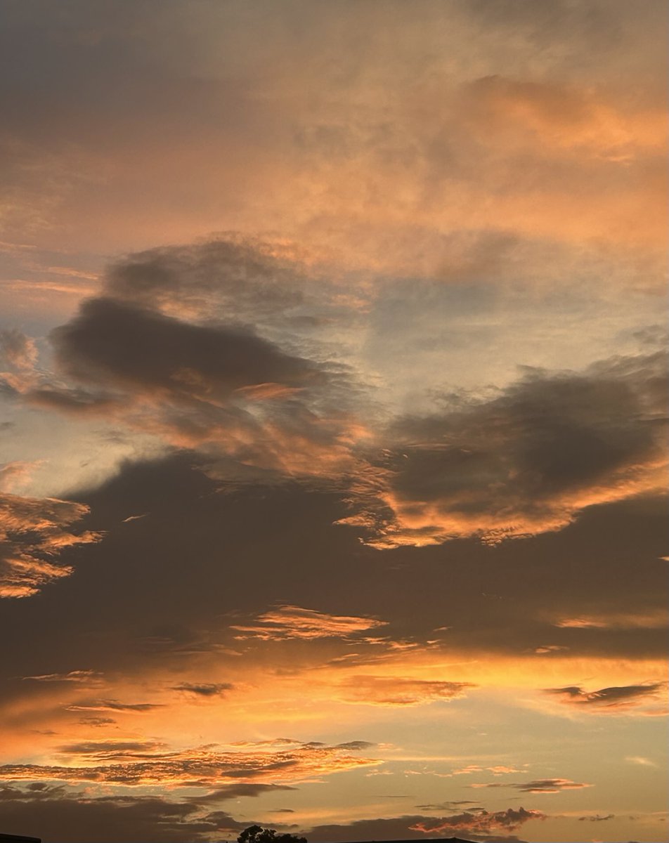 timbutz70's tweet image. @capitalweather A bright post Sunset tonight in Pasadena, Md.