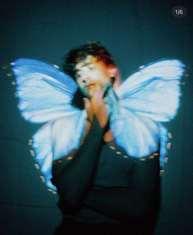 CHAEWONCENTRAL's tweet photo. 📣 [INFO] 250709

Butterflies by JVKE ft. CHAEWON of LE SSERAFIM and TAEHYUN of TXT 🦋

"This song captures the feeling of catching butterflies every time that one person crosses your mind."

Pre-Save: https://t.co/N7QhPa0pKT

#KIMCHAEWON #김채원 #チェウォン
#LE_SSERAFIM #르세라핌 @le_sserafim