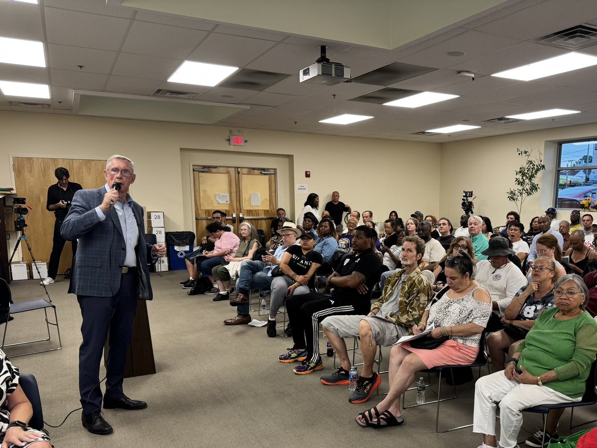 BillOdeaJC's tweet image. Great crowd tonight at our first Affordable Housing Town Hall, with well over 100 residents here to listen to our plans for a more affordable city and to share their experiences and concerns. Thank you to everyone who came out!