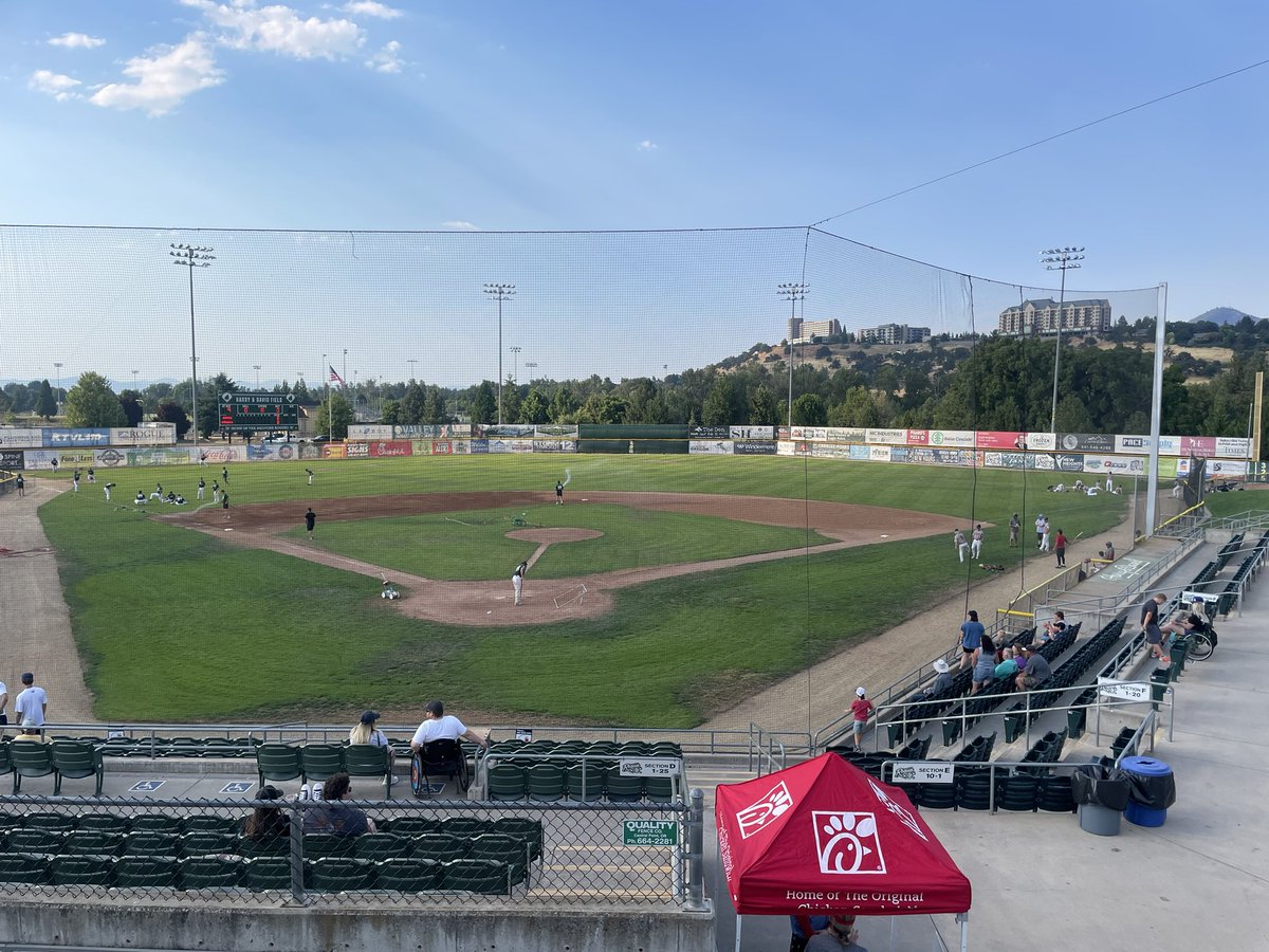 BryanWe94586914's tweet image. Big game tonight in the Rogue Valley!! @MedfordRogues welcomes in the @humboldtcrabs for the first game of the series. Catch the action on my YouTube channel: Bryan Welch!! @PacEmpireLeague @STAAtalent
m.youtube.com/@bryanwelch460…