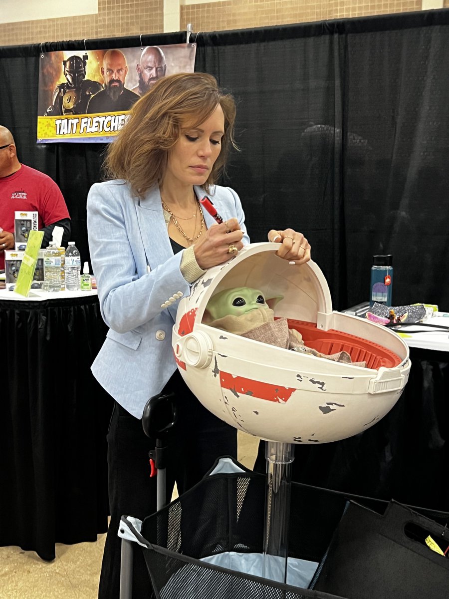 bigtexcon's tweet image. 🚨🎟️ EXPRESS PASS IS 50% SOLD OUT 🎟️🚨
Don't get stuck waiting in line for autographs and photo ops!
Get yours today at bigtexascomicon.com/tickets
The Express Pass is your VIP option and sells out before the con every year…