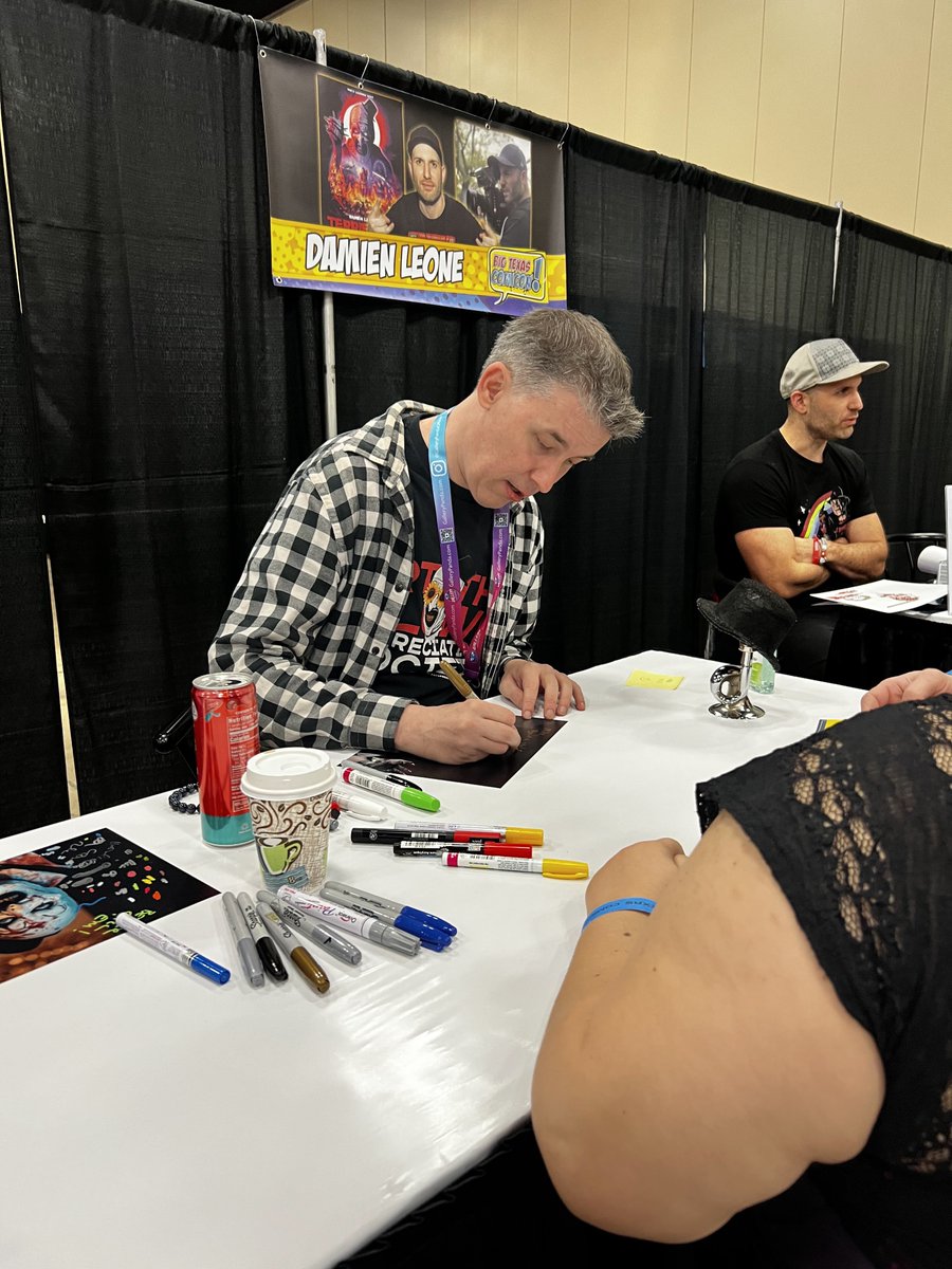 bigtexcon's tweet image. 🚨🎟️ EXPRESS PASS IS 50% SOLD OUT 🎟️🚨
Don't get stuck waiting in line for autographs and photo ops!
Get yours today at bigtexascomicon.com/tickets
The Express Pass is your VIP option and sells out before the con every year…