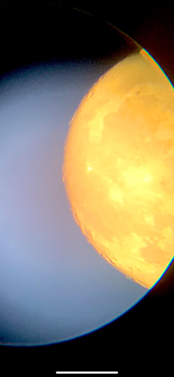 Incredible moon right now!