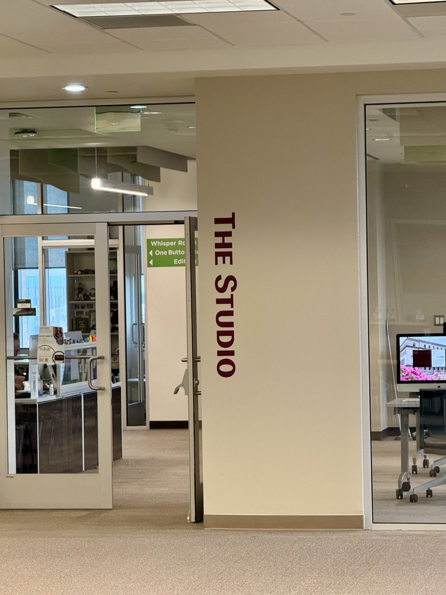 TAMUHortPhysLab's tweet image. 📣 Big news for #HORT201! Starting this Fall, we’re offering a new online asynchronous section alongside our regular in-person class 🌱💻 Thanks to Garrett, Madison, and the team at "The Studio" @tamulibraries for helping bring this to life! 🎥🎬