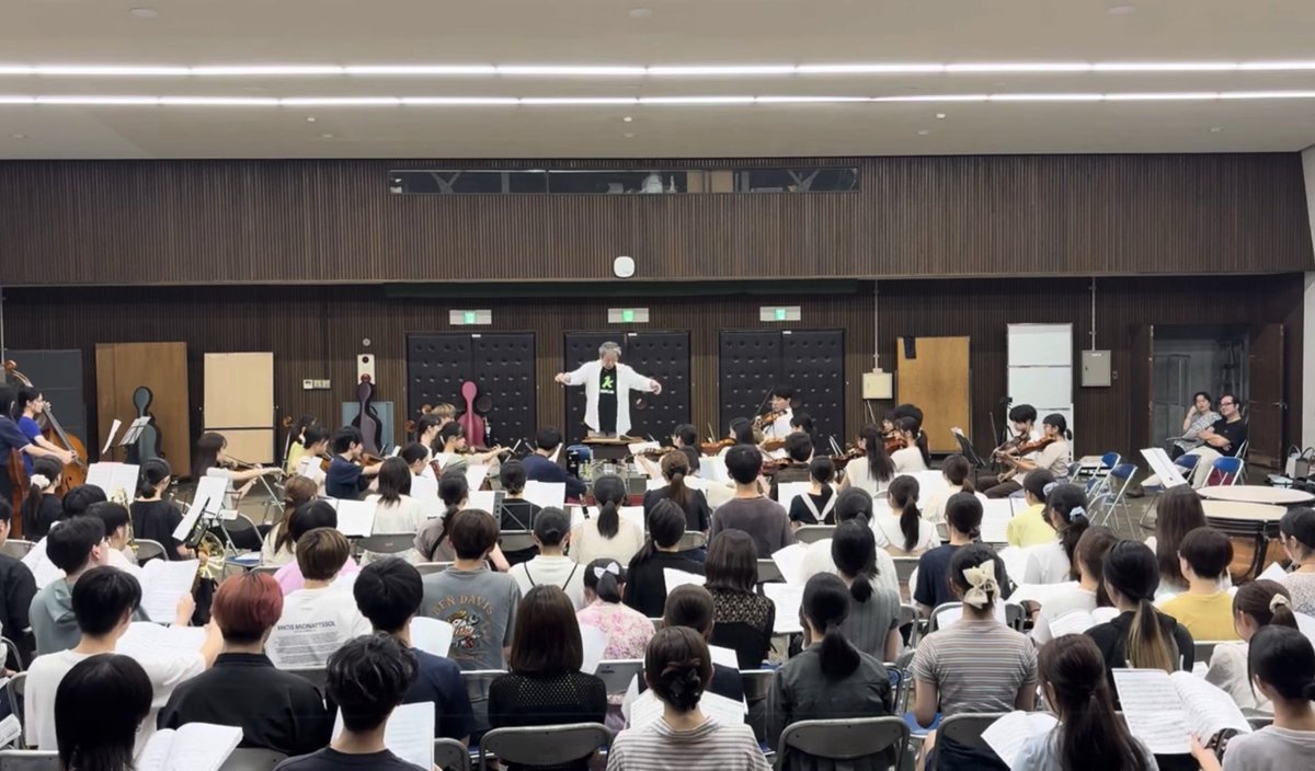 神戸大学合同演奏会まであと少し🌟
先日は合唱との合同練習を行いました！
150人での演奏、難しい部分もありますがお互いに聞き合って練習しています♫

7/20(日)は神戸文化ホールへ🏃‍♀️💨
団員一同心よりお待ちしております🙌
チケットはこちら↓
teket.jp/12157/42462