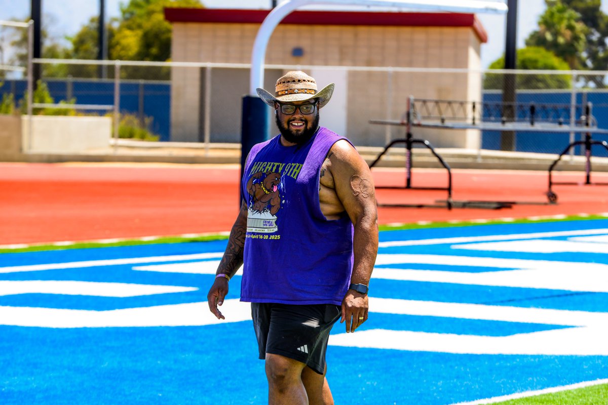 amerriwether77's tweet photo. For The Trenches! Real work Real Results! #4linemanonly #OLDeveloper #DLDeveloper #ForTheTrenches https://t.co/aOXeOqVqvL