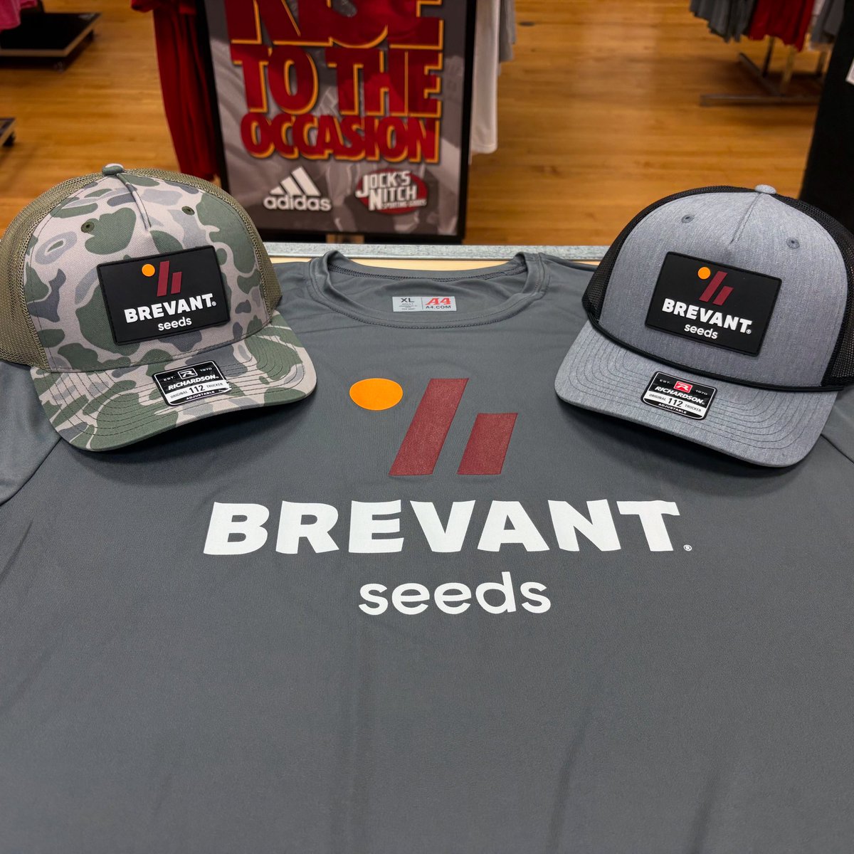 JocksNitchPSU's tweet image. Don’t forget…
We offer custom apparel for your business or team!
From custom shirts, polos, and hats, to custom screen printing and embroidery, we’ve got you covered!🧢👕
