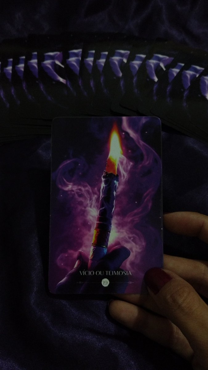 vannessagarciac's tweet photo. Pode não perceber, mas ainda tem coisas internas queimando por dentro, que corroem pouco a pouco. Deixe que arda, que queime, que incendeie,  até que vire cinzas e do pó se transmute, renasça uma nova chama. Mas dessa vez em força, em paixão, em poder.🔥🥀 https://t.co/8jOA29CRHk