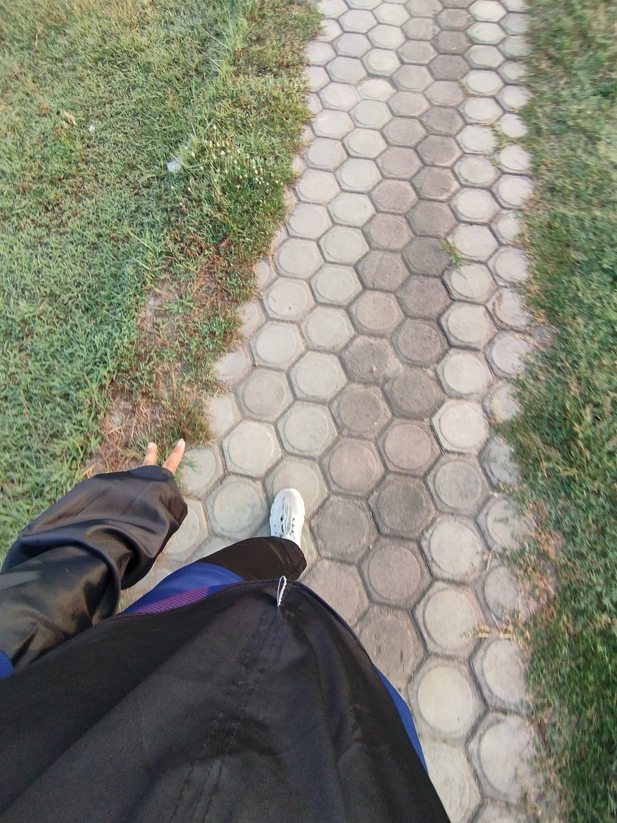 _nrlll_'s tweet photo. Mari kita mulai lagi kebiasaan baik yang lama tidak dilakukan 🏃‍♀️ https://t.co/uwxyP7vM9j