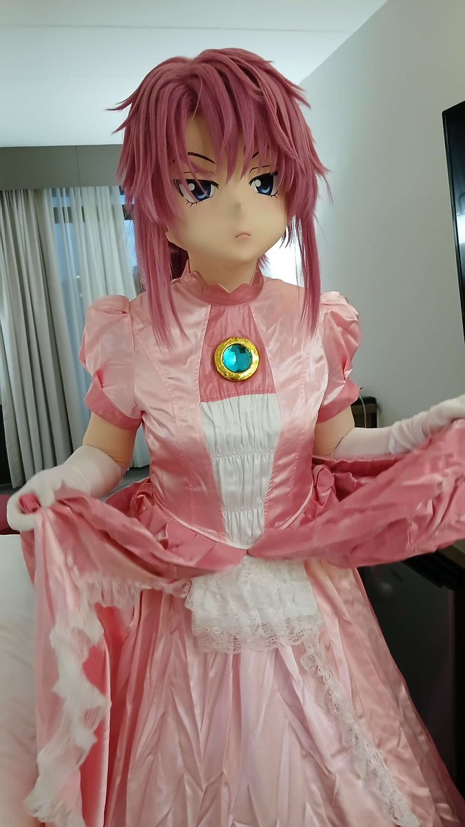 Ignore the dress, it means nothing. I was forced into this dress🙄👑

📸<a href="/GyroScopeKigu/">GyroKig</a>