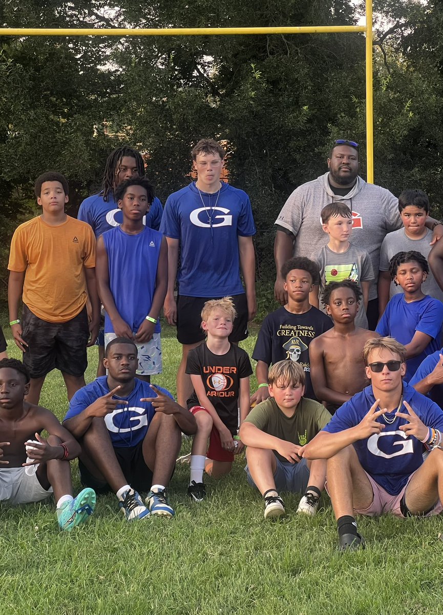 Isaiah Bufford (@isaiahbufford42) on Twitter photo It was a pleasure to volunteer with the Kernersville Raiders yesterday! #givingback #NextGen <a href="/CoachGreen76/">Coach Green</a> <a href="/GlennFootball14/">Glenn Football</a> It was a pleasure to volunteer with the Kernersville Raiders yesterday! #givingback #NextGen <a href="/CoachGreen76/">Coach Green</a> <a href="/GlennFootball14/">Glenn Football</a>