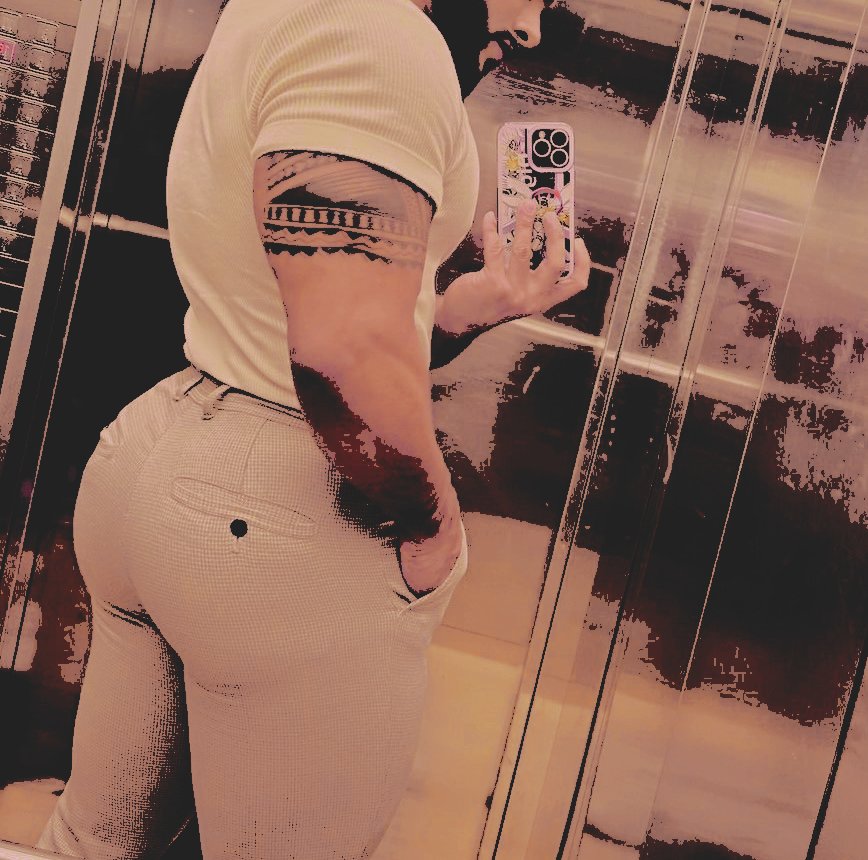 OLDMANFAG's tweet image. been told i&apos;ve become &apos;distracting&apos; during work. 

still going to the gym, though. feel more spry than ever.