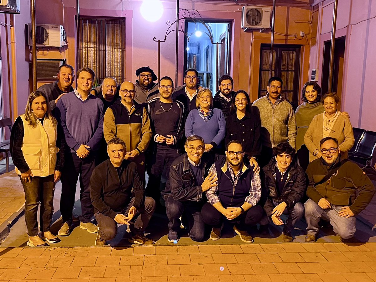 ¡SE JUNTÓ LA BANCADA DE LA CORE! 

Este comienzo es histórico y estamos orgullosos de ser parte.

¡Salto merece unidad y mucho trabajo!