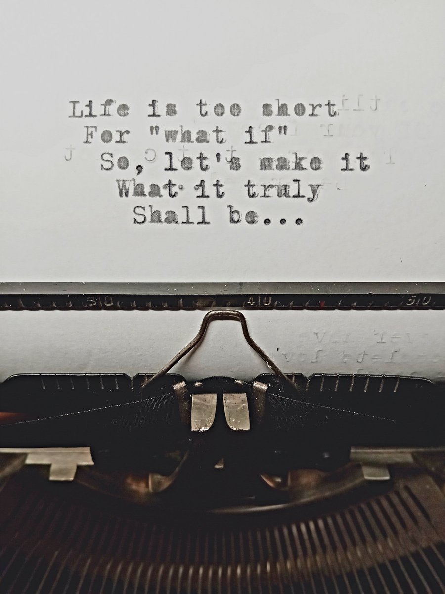 EmmaRugg's tweet image. Life is... #typewriter #typewritten