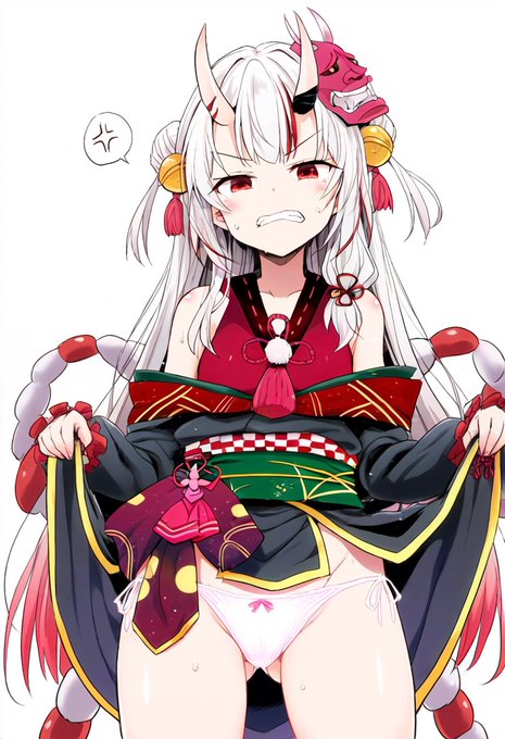 嫌な顔しながら見せるお嬢 