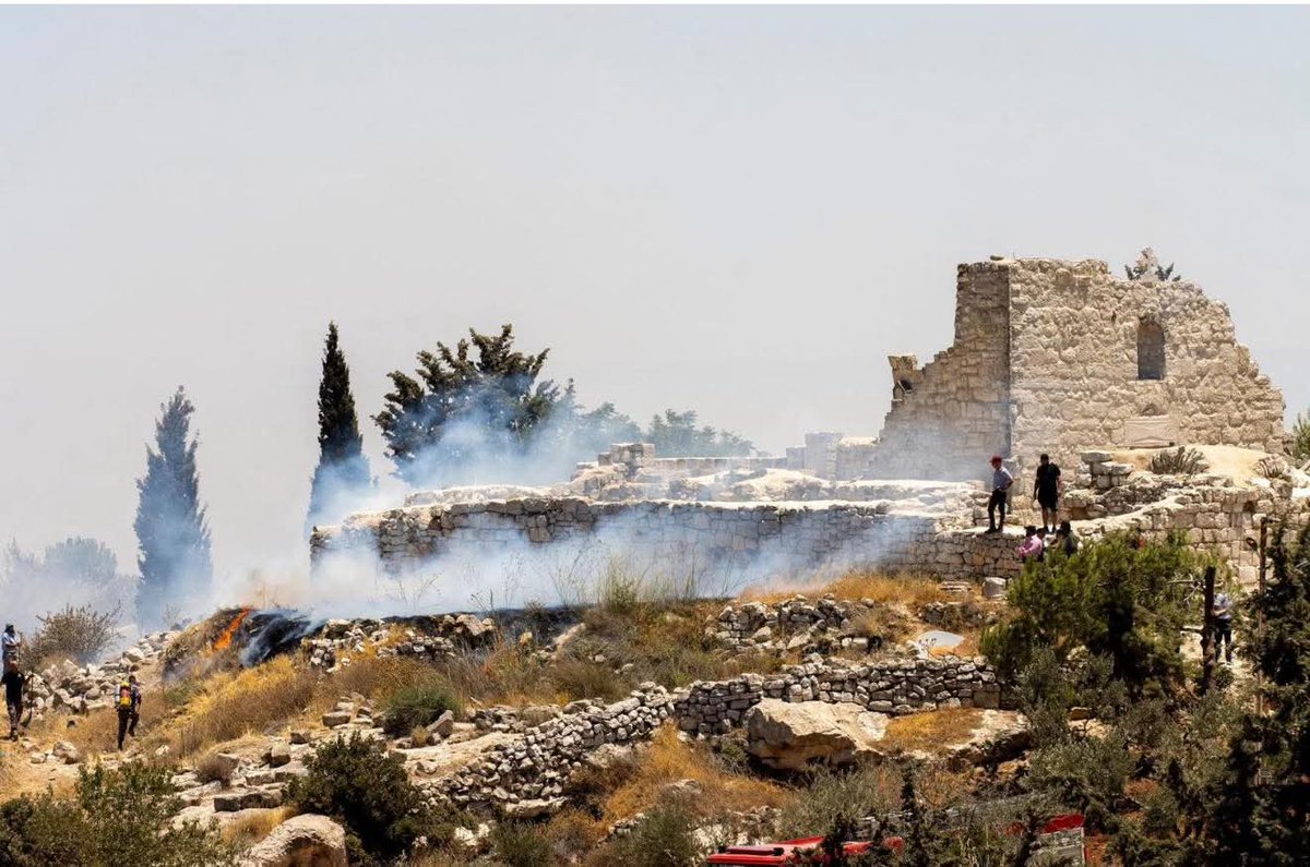 richardrohlin's tweet image. Pray for the Christians in the Middle East.