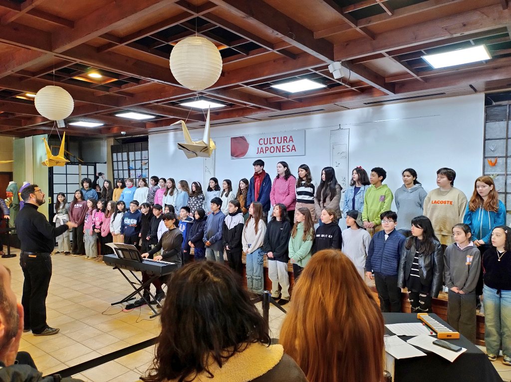 jardinjapones's tweet photo. #BuenasNoticias
🎼🇯🇵🇦🇷Un finde inolvidable disfrutando del Coro Lindo Barullo en el Salón Tokyo.
Brindando una presentación con temas del Estudio Ghibli
Muchas gracias!!!
#DomoArigato❤️ https://t.co/yzg5sKmFv9