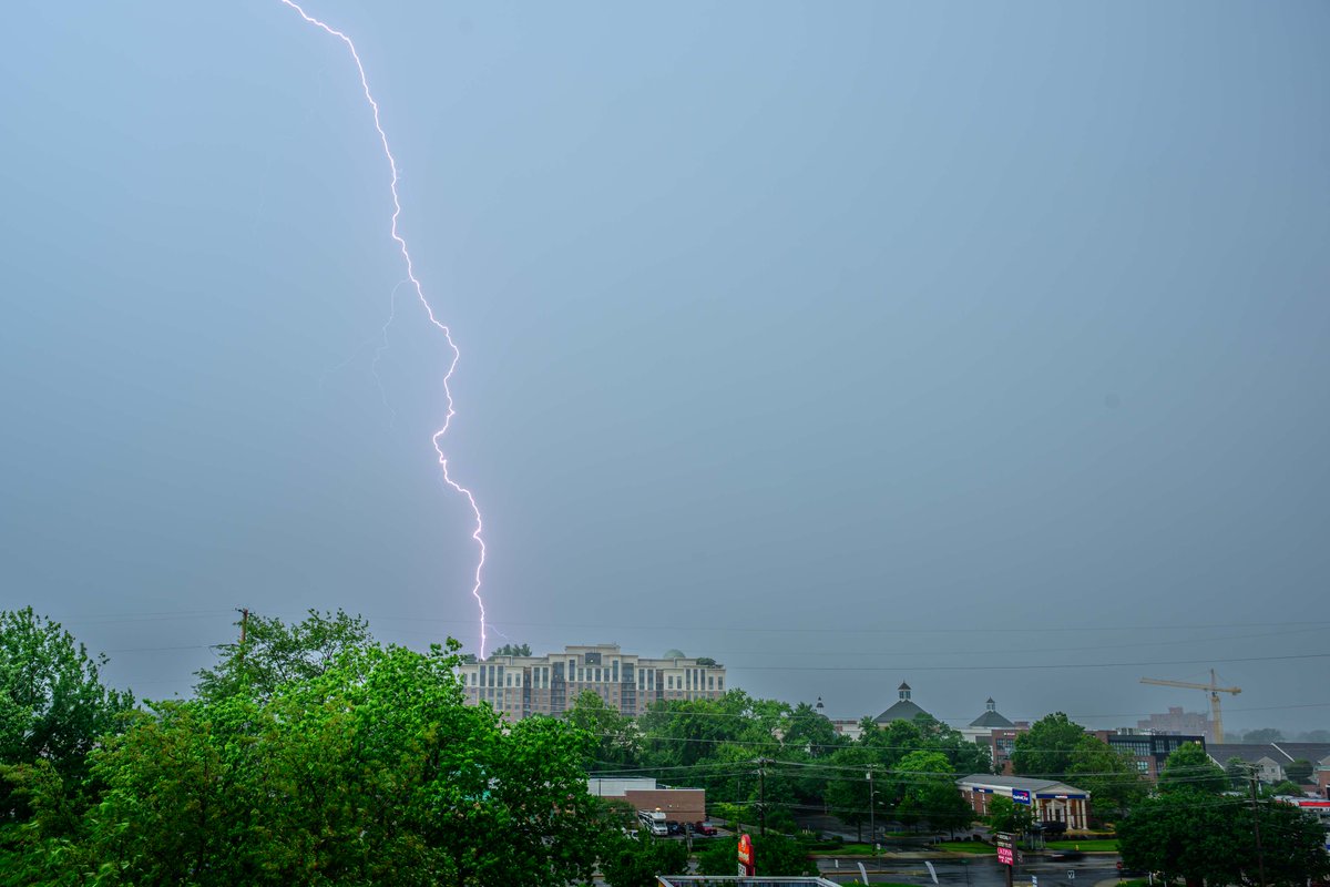 dcsplicer's tweet image. This afternoon's storm produced lots of lightning around the Annapolis area. #MDwx @capitalweather @WeatherJackie #lightning