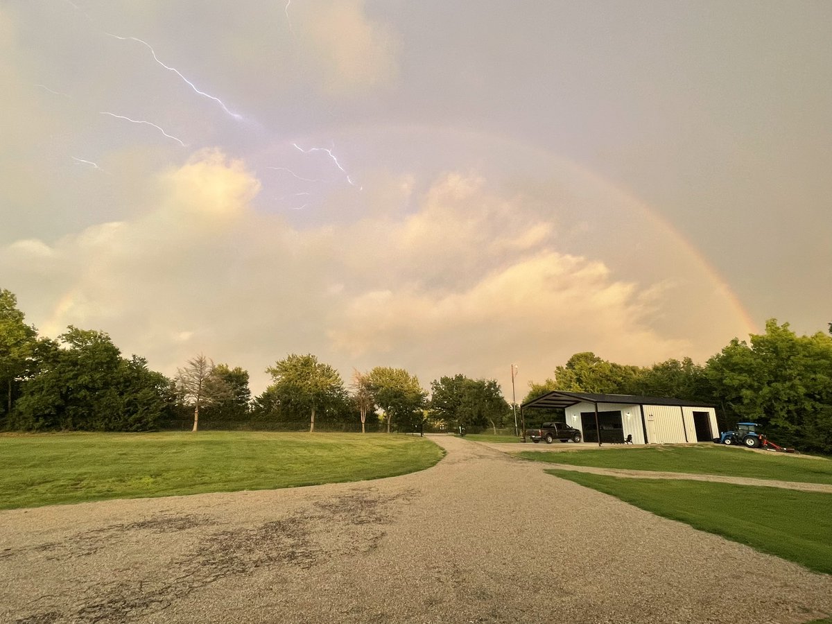 paulgharris's tweet photo. @NBCDFWWeather Rainbow with lightning in Campbell, TX this evening. https://t.co/OnnjSjKEdV