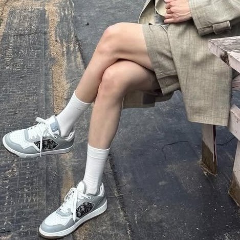 hoh2ong's tweet image. legs !!