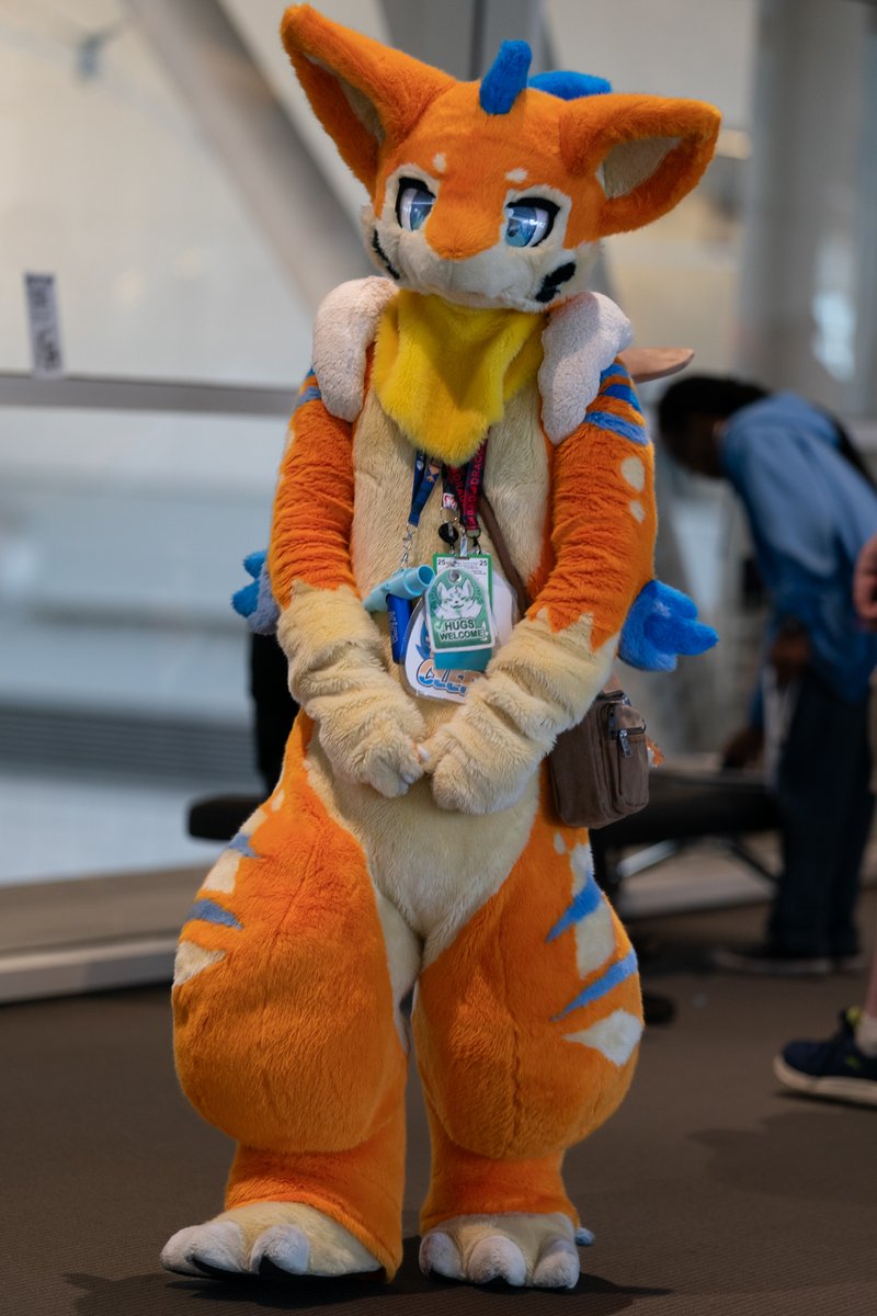 yellyXP's tweet photo. That is a wrap for Anthrocon! Thank you to all the friends that stopped by to say hi and hang out. I genuinely had the most fun in months. #AC2025 

📷: @SirDrewTheFree https://t.co/4EkfvNaDuQ