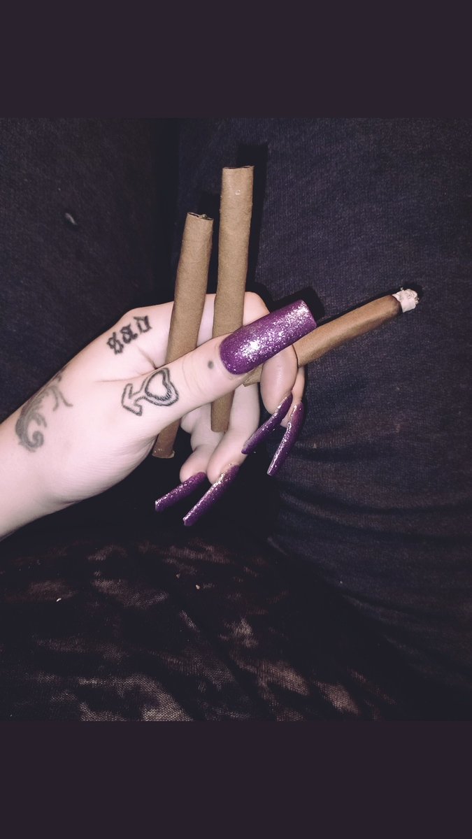 scum_void's tweet image. f͓̽u͓̽c͓̽k͓̽⭒۞♏︎☾ꕺ

#thc #stoner #indica #stonergirl #cannabis #tattoos #piercings #acrylicnails #nailartist #longnails  #adultcontentcreator #alternative #gothgirl #contentcreator #mentalillness #depression #anxiety #sadgirl #sailormoontattoo #nailart #medicalcannabis