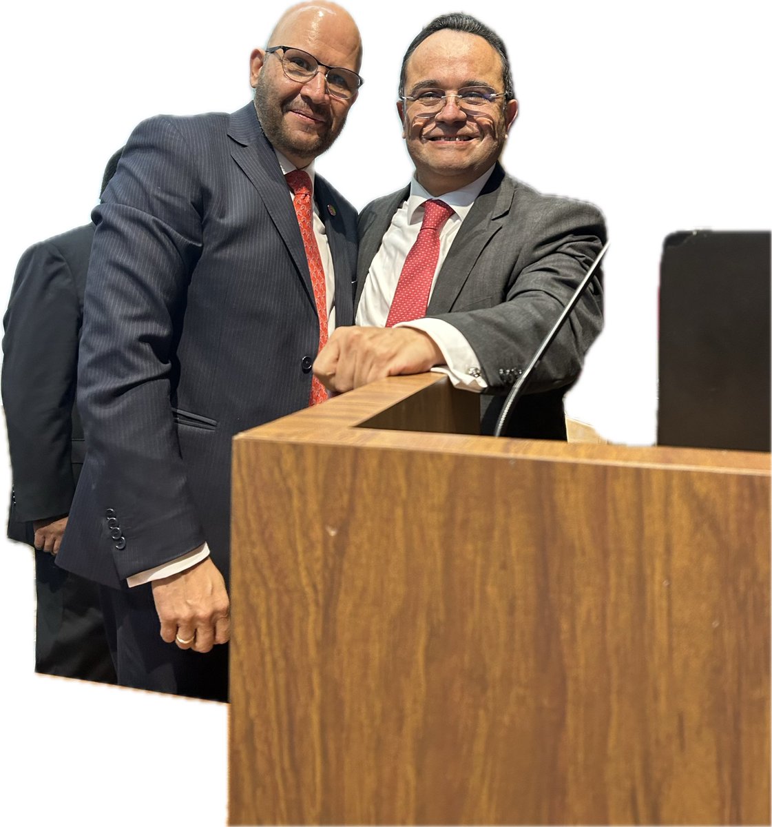 Un abrazo al doctor <a href="/jogueagui/">Jorge Guerrero</a> un anecdotario de la medicina. “Anécdotas profesionales que un médico debe conocer”. Con el prólogo y la presentación de los grandes. Un homenaje a su padre el doctor E. Guerrero y a su  familia.