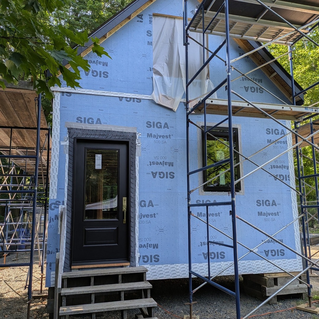 And we're halfway through the 2025 #UMass #DesignBuild project. The house is weathertight and we're now waiting for finishing work to start later this summer.

This is a collaborative project by @umassbct, @umassarchitecture, and students from the #FiveColleges.