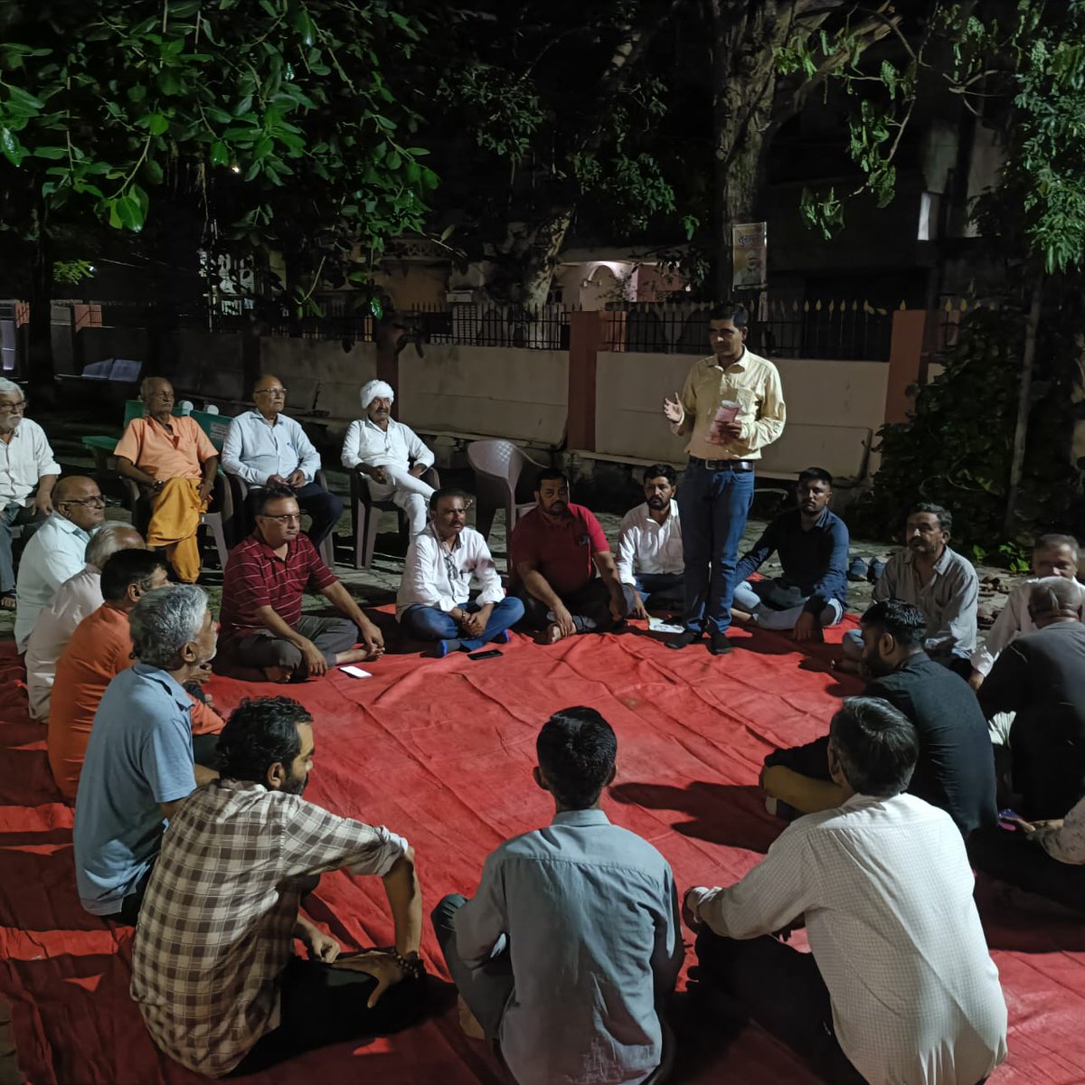 મોદી સરકાર ના સેવા, સુશાસન અને ગરીબ કલ્યાણ ના 11 વર્ષ ના અનુસંધાને રાજુલા શહેરમાં વોર્ડ નં 6 માં ધારનાથ સોસાયટી વિસ્તાર ના ધારનાથ મંદિરે બુથ લેવલે ખાટલા બેઠક નું આયોજન કર્યું. <a href="/atulkanani13/">atulkanani</a>
#ખાટલાબેઠક