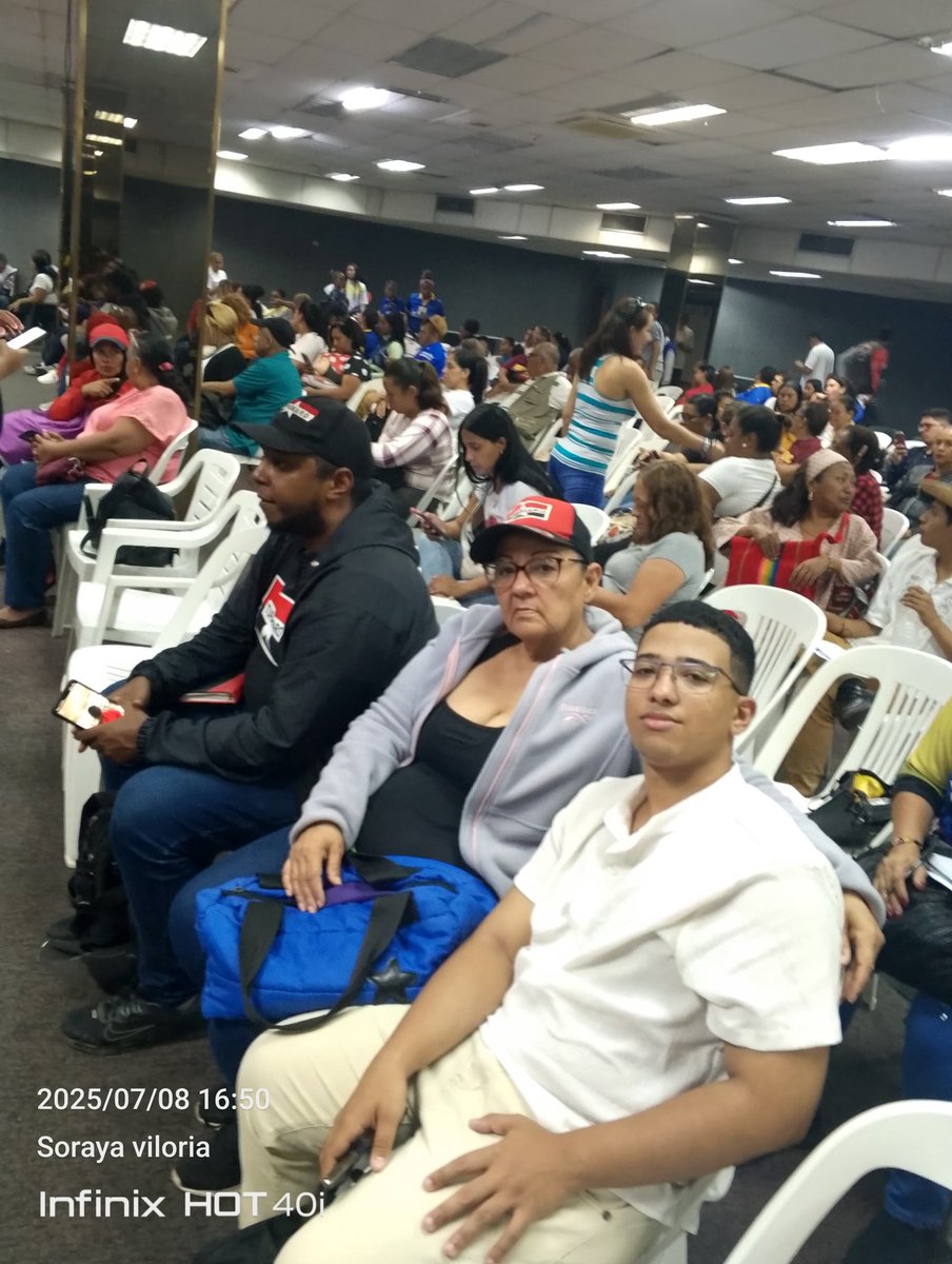 Encuentro del Comando de campaña Grandes Alianzas y el GPPSB de Caracas para la planificación de la agenda de lo que será la campaña electoral rumbo al 27-J con los Comandos de Campaña de Caracas,  responsables de circuitos y los Movimientos Sociales

<a href="/NicolasMaduro/">Nicolás Maduro</a>