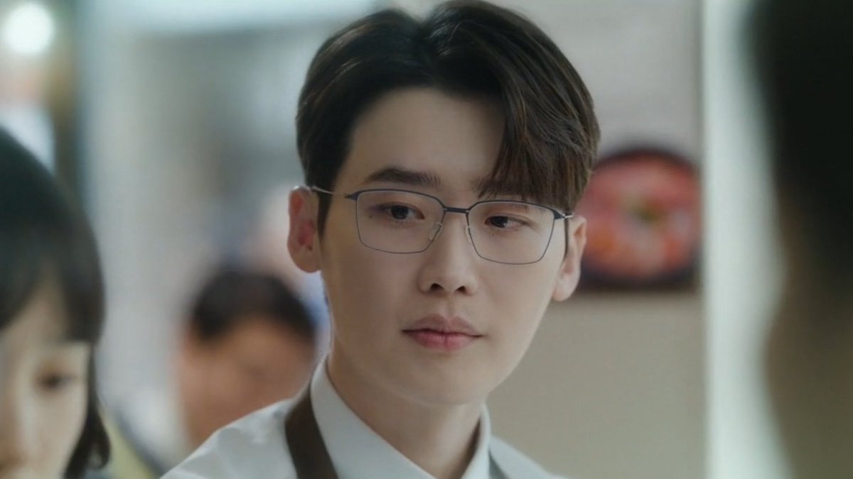 psychobutsokay's tweet photo. simplesmente Lee Jong Suk de volta nas telinhas #LawAndTheCity https://t.co/QAry6hlGdP