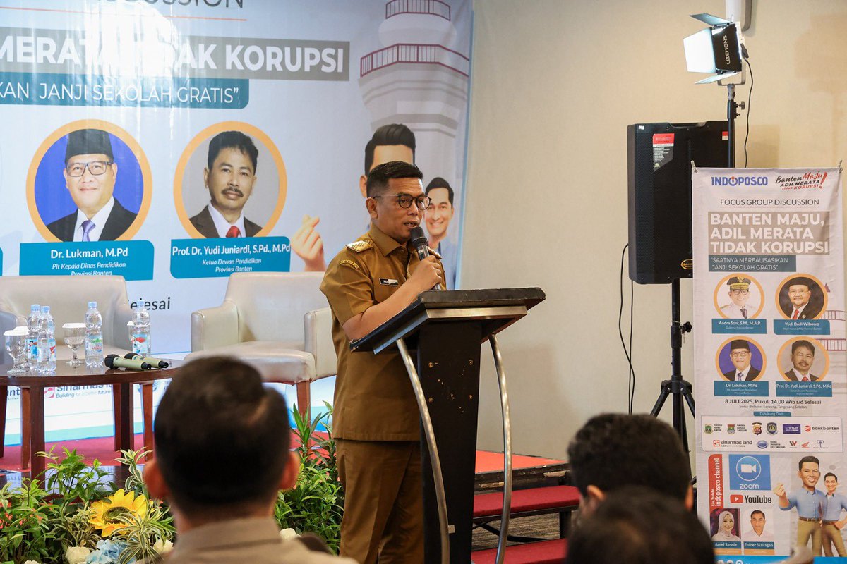 banten_pemprov's tweet photo. Program Sekolah Gratis, Gubernur Andra Soni: Harus Adil, Merata, dan Bebas Korupsi

Gubernur Banten Andra Soni menegaskan program sekolah gratis harus dijalankan adil, merata, dan tanpa pungli. 

Sekolah swasta yang ikut program wajib membebaskan biaya SPP, uang gedung, daftar ulang, hingga LKS sesuai ketentuan Pemprov Banten.

Pemprov Banten memastikan skema anggaran tepat sasaran dan evaluasi rutin agar manfaat program benar-benar dirasakan masyarakat.

Informasi lengkapnya di sini⤵️
https://t.co/oIAoCdWG7j

#PemprovBanten #SekolahGratis #PendidikanAdilMerata #AndraSoni #BantenMaju