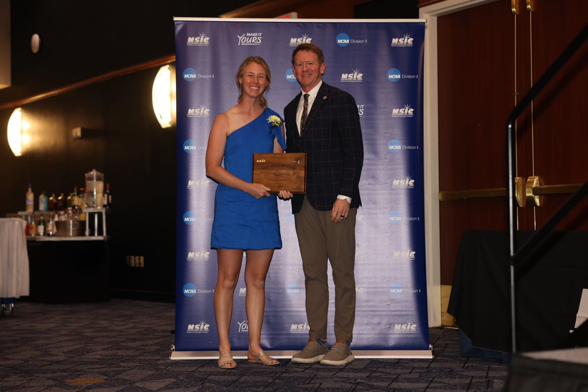 GoAugie's tweet image. Spent the night honoring a pair of former Augustana student athletes at the @NorthernSunConf Hall of Fame Banquet! @AugieSoftball OF Liz Dierks accepted the Kelly Scholar-Athlete award while @AugieWTennis Katie Jesperson became the first individual NSIC Hall of Fame inductee inβ¦