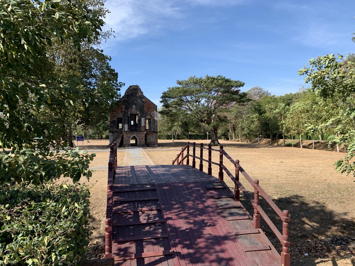 Xanten111's tweet photo. Phra Tamnak Kam Yat was built as a hunting lodge by King Borommakot, in the late Ayutthaya Kingdom period.  
#Angthong #Ayutthaya https://t.co/xtwJTrJ59B