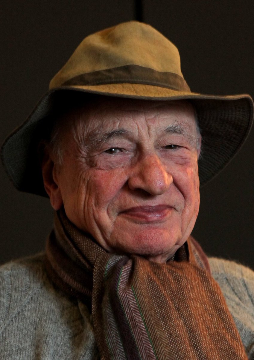 ClaudiaCostin's tweet photo. E hoje é o aniversário de 104 anos deste grande sociólogo e filósofo francês,  judeu de origem sefardita, o Edgar Morin. Morin defende a adoção do pensamento complexo para superar a fragmentação do conhecimento e promover uma educação que prepare para a complexidade do mundo. https://t.co/zXly1xVS2X