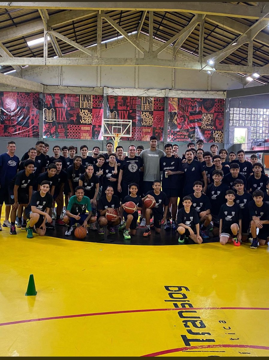 coache_graves's tweet image. Recife, Brazil camp day 2.  Another great day for us.  The passion to get better these players have is inspiring!