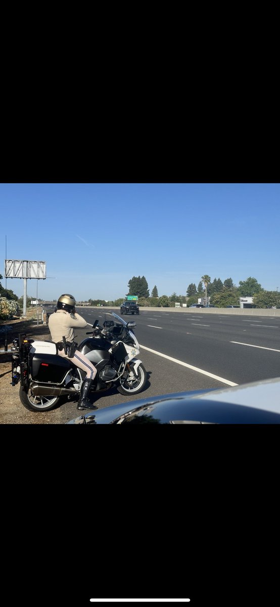 CHPSouthSac's tweet image. 🚨 July 4–6 Recap | South Sac CHP 🇺🇸
📄 610 citations issued
⚠️ 367 for speeding &lt;100 MPH
💥 10 for 100+ MPH
🚔 24 DUI arrests
🔫 1 illegal firearm seized
We don’t just enforce traffic laws—we protect lives.
Drive safe. Drive sober. Make smart choices.
#CHP #SouthSacCHP