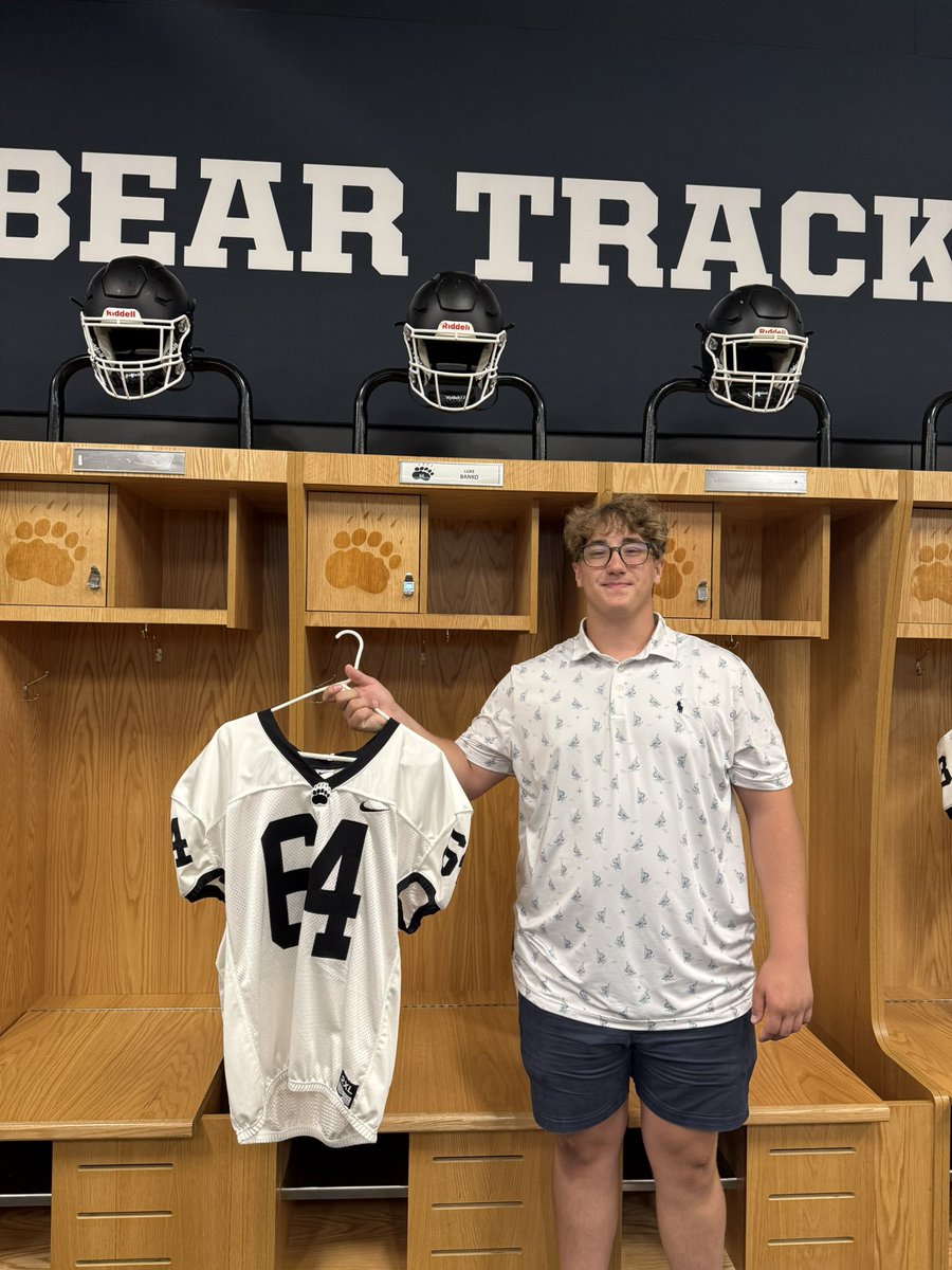 I had a great time learning about <a href="/BowdoinFB/">Bowdoin Football</a> with <a href="/CoachMichaeles/">Jonathan Michaeles</a>! Thank you for the detailed campus tour and the exciting trajectory of the football program! <a href="/Coach_Sets/">Coach Chris Setian</a> <a href="/SATigerFootball/">Suffield Academy Football</a>
