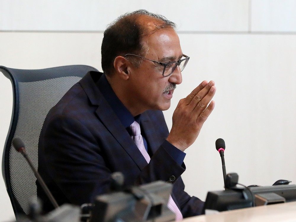 Shorthanded city council decides more work is needed before deciding on an infill cap for Edmonton edmontonsun.com/news/local-new…