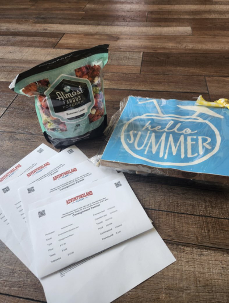 More items added to the auction tonight! This one has FOUR tix to Adventureland, Board &amp; Brush kit and popcorn! 

32auctions.com/JFKGolfOuting2…