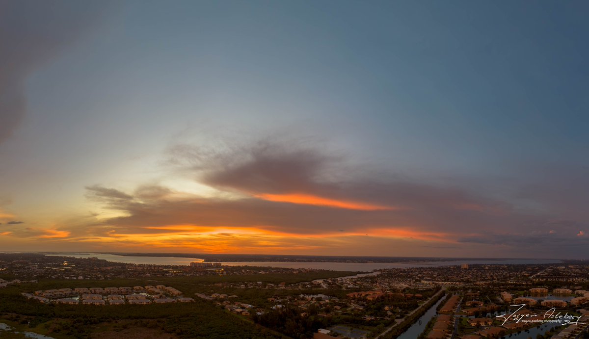 jka62's tweet image. South Fort Myers. Seconds apart. Looking to the east and then to the west. @MattDevittWX