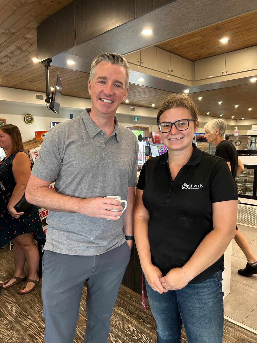 MikeBarrettON's tweet image. Joined the Grenville Federation of Agriculture for breakfast at Dixon’s General Store & Café.
Great conversations with the farmers who feed our communities.
If you ate today—thank a farmer!